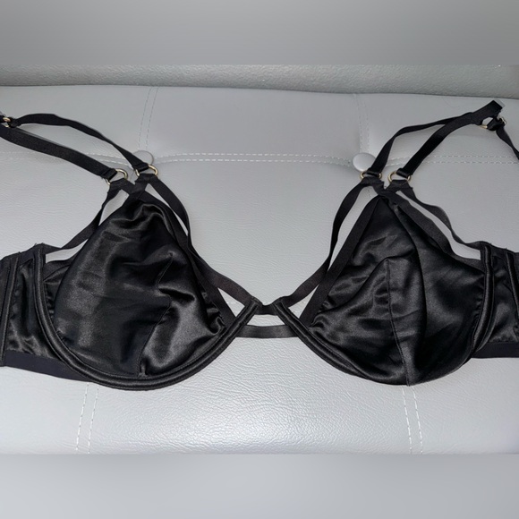 Victoria’s Secret Bralette - Picture 2 of 3